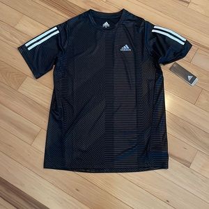 Adidas tee